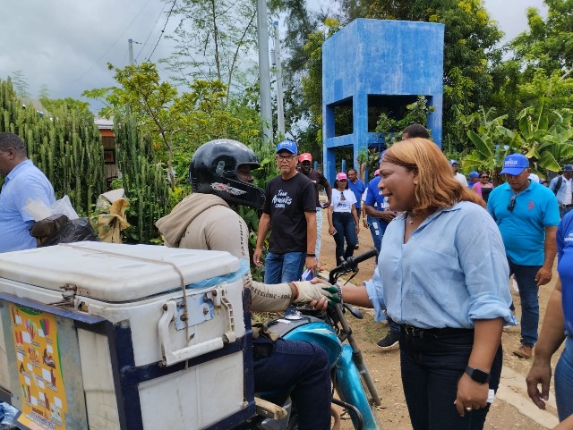 Saludando motoconcho