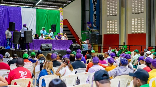 Asamblea de espaldas