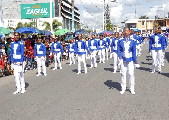 Marchando azules