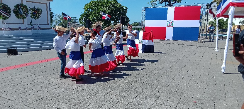 Niños bailando